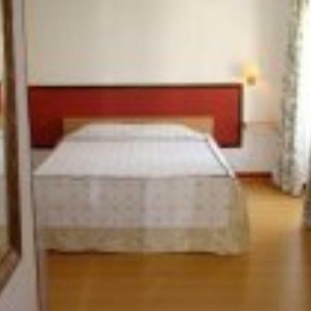 Residencial Pica Pau Hotel Estoril Buitenkant foto